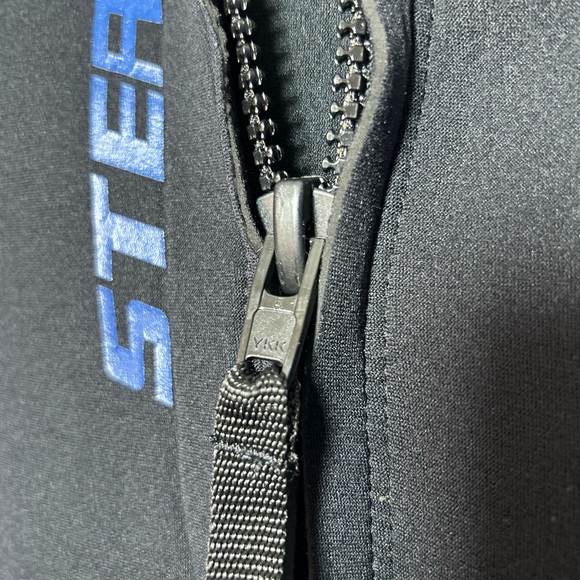 Turbulence Stearns Women’s Wetsuit- Black and Blue size L Preowned - Picture 8 of 11